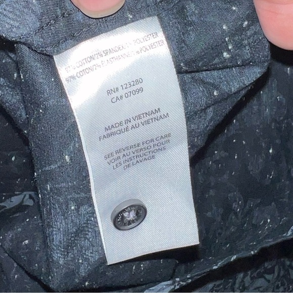 NWT Travis Matthew Misplaced Memory Short Sleeve Button Down Shirt - Picture 11 of 15